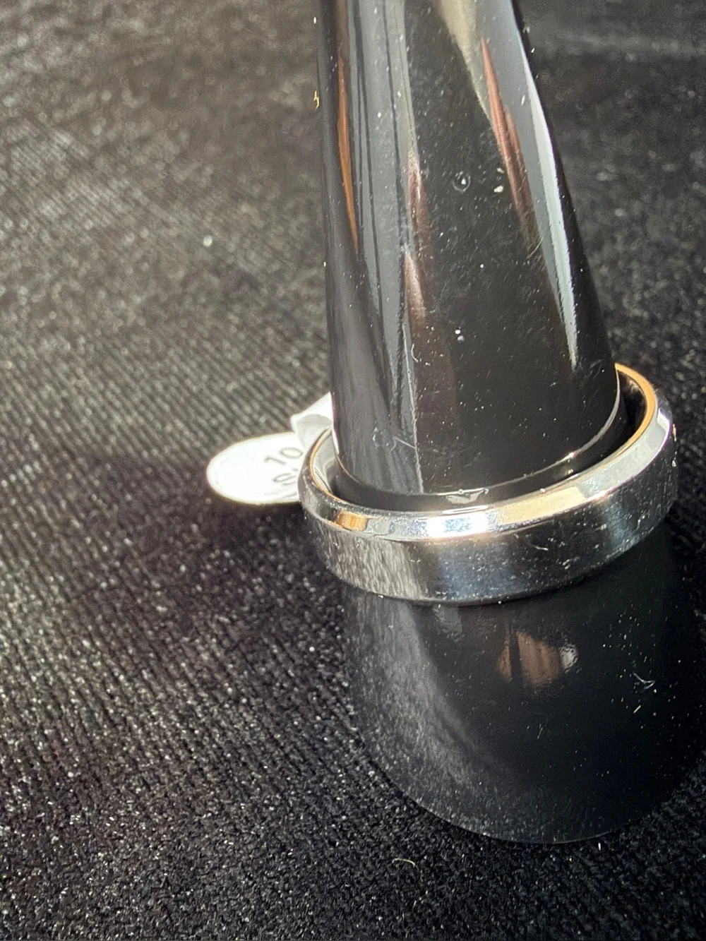 Sleek Men’s Stainless Steel Band. Size 10 6mm wide.